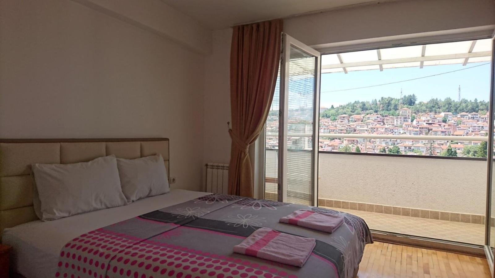 Apartman Edina โอครีด ภายนอก รูปภาพ